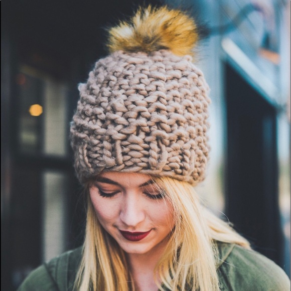 Tayzani Accessories - Chunky Pom Beanie Soft Oversized Knit Fur Hat NWT